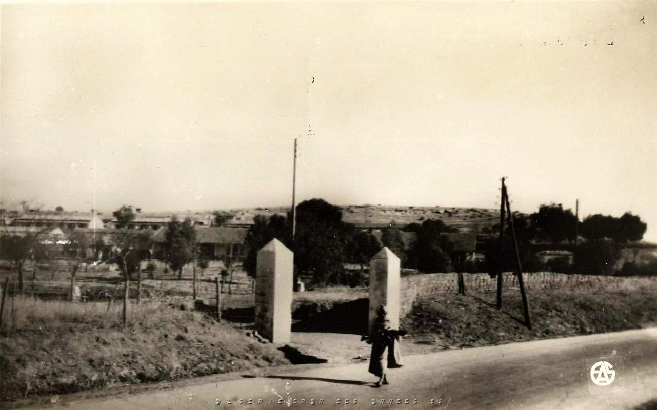 Saida 524- Entree Camp des Chasseurs COLLECTION DES AMIS DE ND DE SANTA CRUZ.jpg